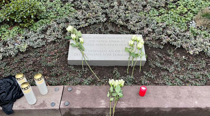 Gottesdienst, Dialog und Schweigen zum Gedenken an das Attentat vom 23. August 2024